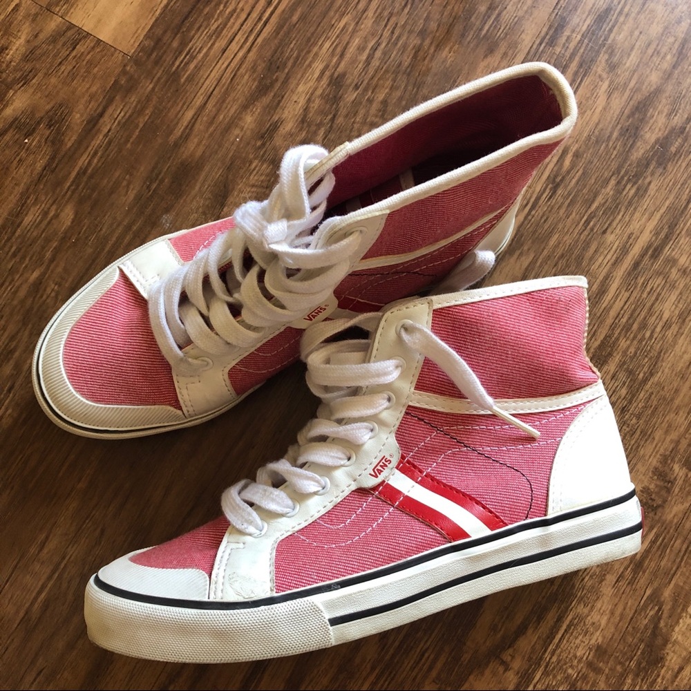 Vans women’s high top Wellesley sneakers